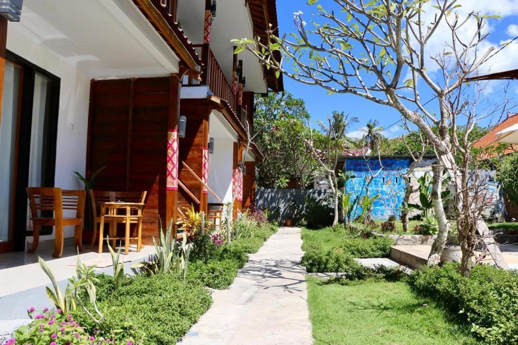 The Welcome Inn Batununggul Exterior photo